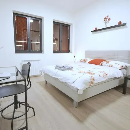 Apartmán Waterfront - Steps To Galerija Shopping Mall *