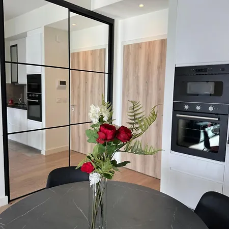 Waterfront - Steps To Galerija Shopping Mall 아파트 베오그라드