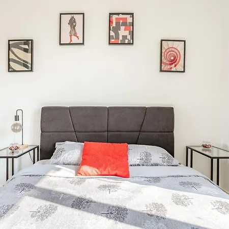 Waterfront - Steps To Galerija Shopping Mall