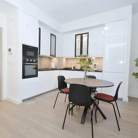 Apartmán Waterfront - Steps To Galerija Shopping Mall *