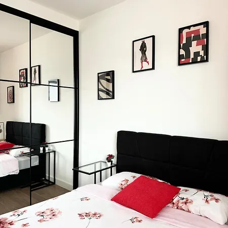 Waterfront - Steps To Galerija Shopping Mall Apartmán *