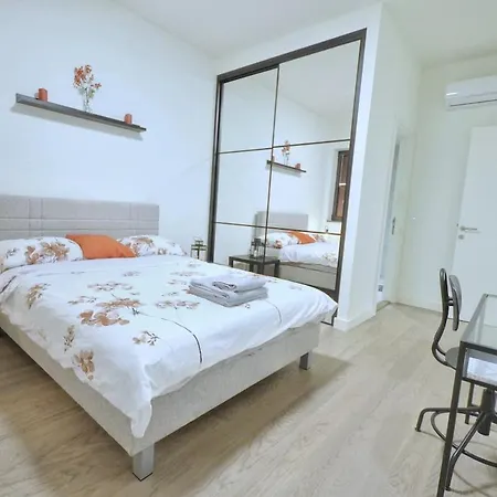 아파트 Waterfront - Steps To Galerija Shopping Mall *