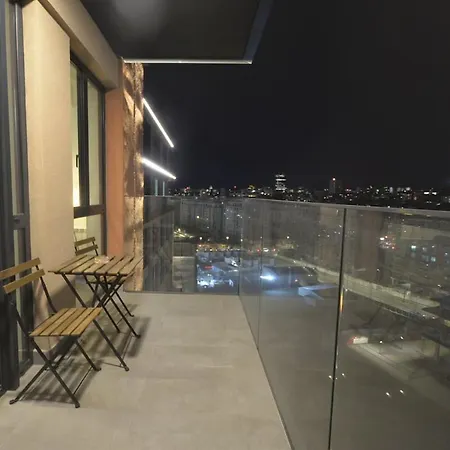 Waterfront - Steps To Galerija Shopping Mall 아파트 베오그라드