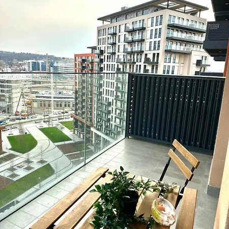 Waterfront - Steps To Galerija Shopping Mall * 베오그라드