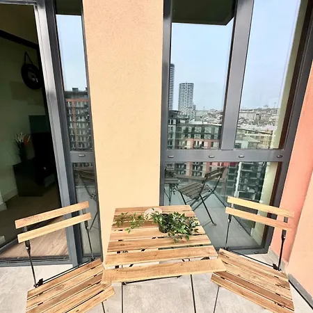 Waterfront - Steps To Galerija Shopping Mall Daire