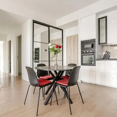 아파트 Waterfront - Steps To Galerija Shopping Mall