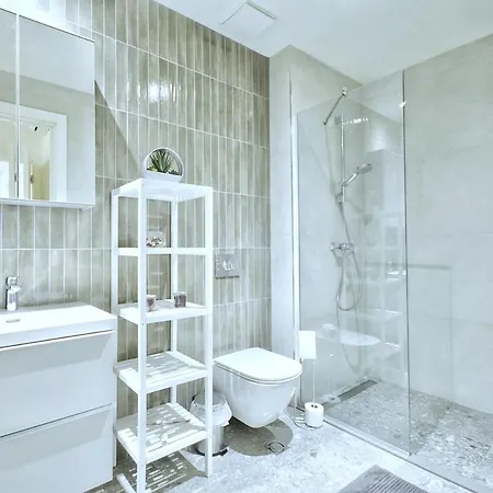 Waterfront - Steps To Galerija Shopping Mall 아파트 베오그라드