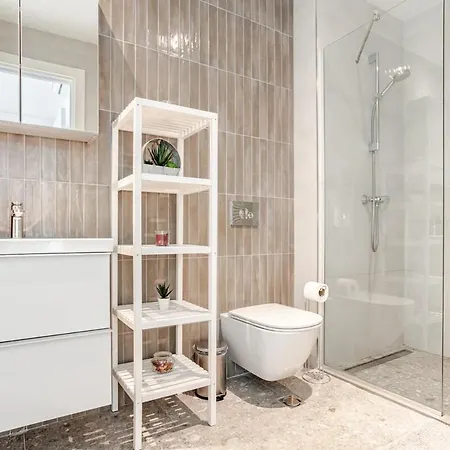 Waterfront - Steps To Galerija Shopping Mall 베오그라드